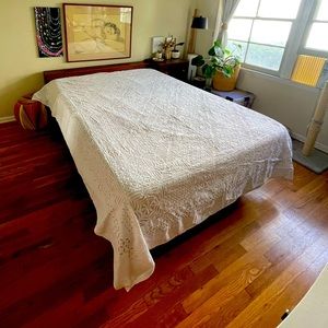 Full / Queen indian appliqué embroidered quilt bedspread